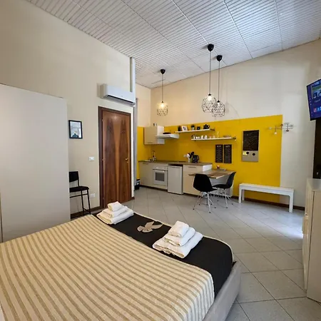 Station West - 5 Terre Apartament *